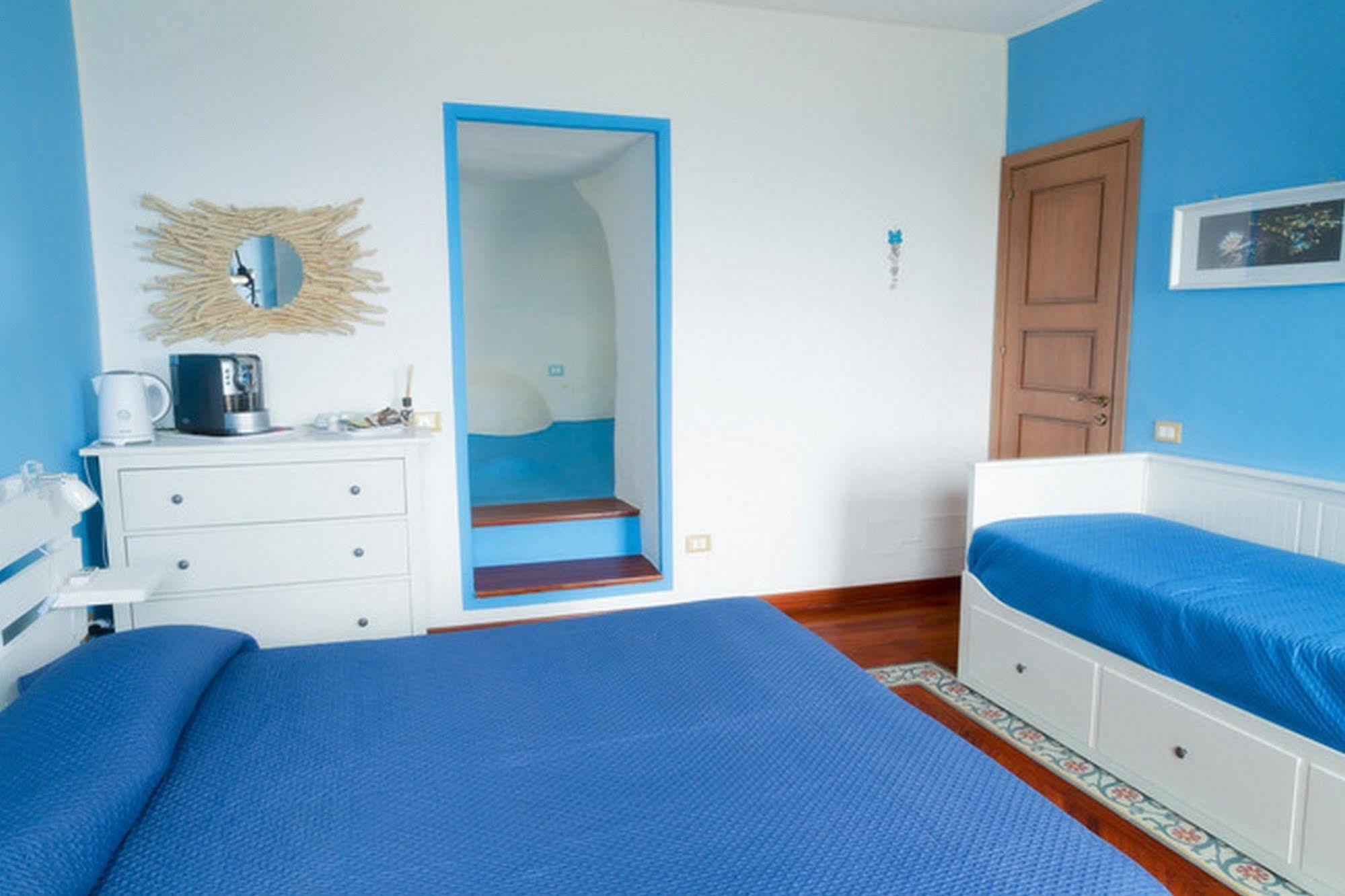 Isola di Ustica Hotel Clelia מראה חיצוני תמונה